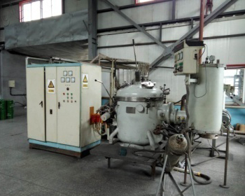 Vacuum induction melting furnace